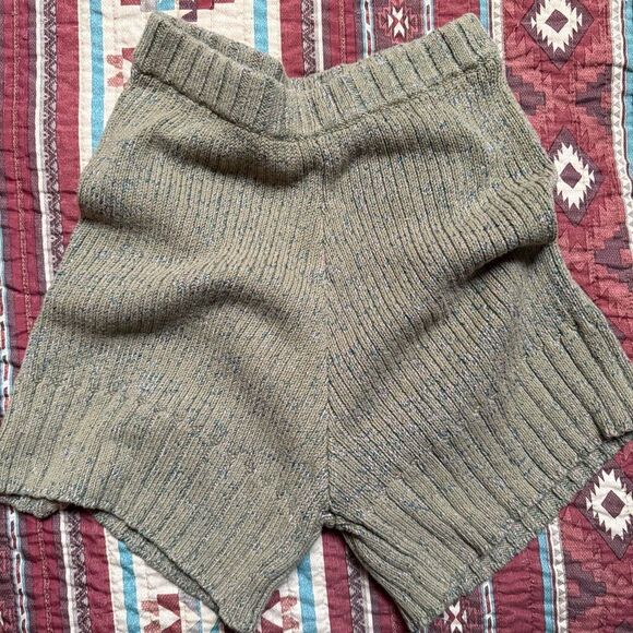 FP Beach Sweater high rise shorts size XS - Picture 3 of 7